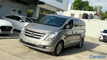 jeepetas y camionetas - 2018 Hyundai Grand Starex Diésel en oferta 