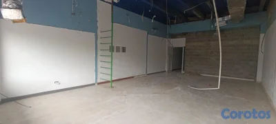 VENDE EXCELENTE LOCAL 2DO NIVEL  127 MTS POSIBILIDAD DE CONVERSIÓN 2 LOCALES 