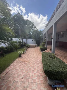 Casa de 3 habitaciones + estudio en alquiler en Ar