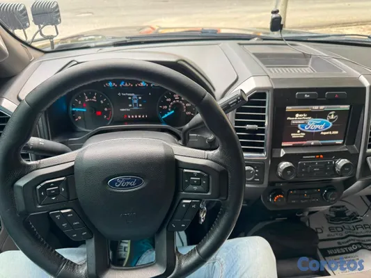 jeepetas y camionetas - Ford F-150 SuperCrew 4x4 — Motor 5.0L V8 Coyote 2015 Guard Metallic 12