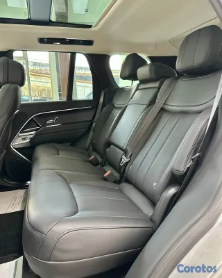 jeepetas y camionetas - Ranger Rover Vogue 2023 USD$179,900. 3