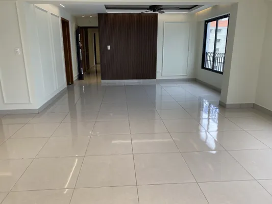 apartamentos - Apartamento en Alquiler en Paraiso: ¡Piso Alto, Oportunidad Única! 8