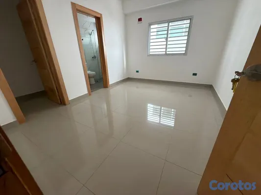 apartamentos - alquiló avenida independencia klm 9 piso 2 consta de dos habitaciones 2.5 baños 18