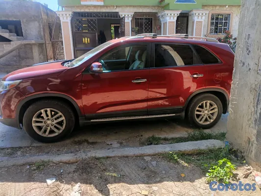 jeepetas y camionetas - Kia Sorento 2015 poco uso único dueño  8