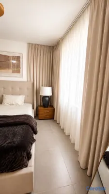apartamentos - alquiló Gazcue totalmente amuebaldo piso 6 tres habitaciones dos parqueos servi 14