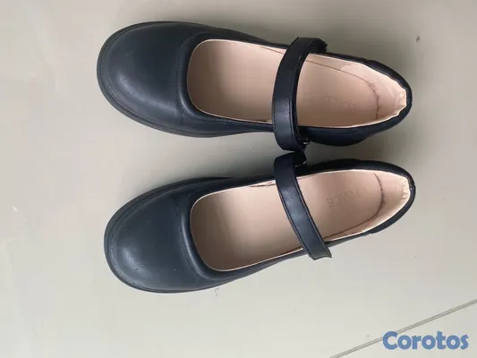 ropa y zapatos - Vendo Zapatos Escolares Nuevos marca Place size 6 de niñas. 4