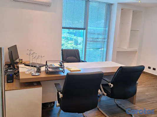 oficinas y locales comerciales - Elegante y espaciosa oficina en La Esperilla. Cercana a principales avenida 2