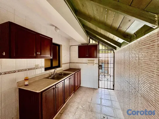 casas - Casa de 3 habitaciones en venta en Las Praderas 11