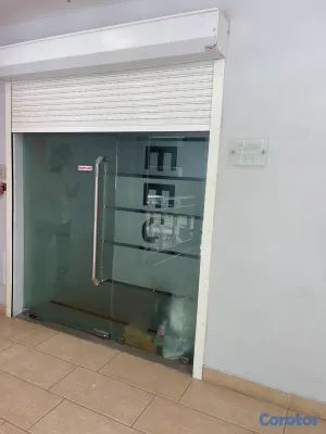 oficinas y locales comerciales - Local de oficina en Av. Sarasota, Mirador Sur 7