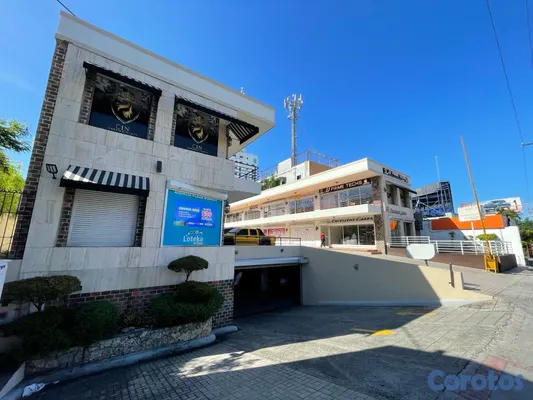 oficinas y locales comerciales - Local Comercial, 80 Metros, En La Milla De Oro De Santo Domingo Este. 2
