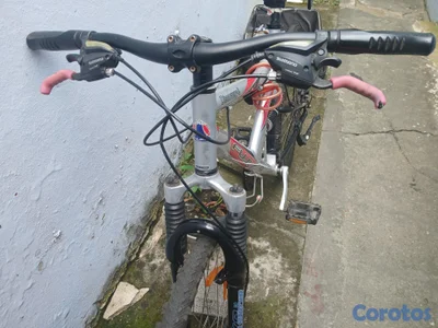 Bicicleta Fuji aro 26.