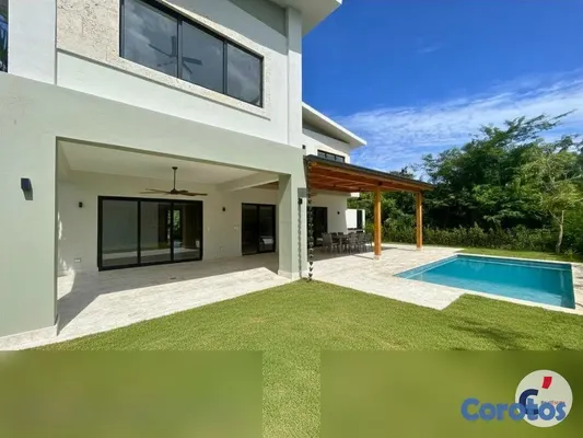 casas - Villa de 4 habitaciones con piscina climatizada en 2