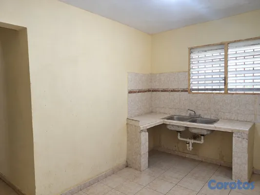 casas - Casa de 3 habitaciones con título en Los Jardines  3