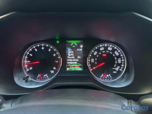 jeepetas y camionetas - Toyota RAV LE 2022 
 4
