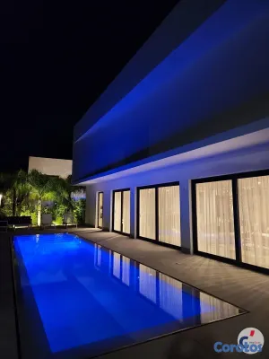 casas - Villa Minimalista de Lujo con Piscina en Punta Can 18