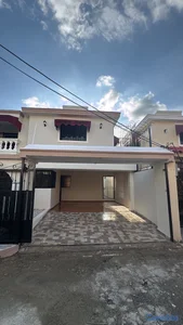 se alquila una hermosa  casa cerca de la avenida España 