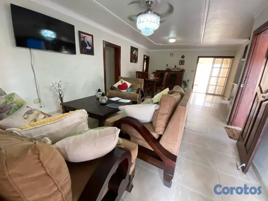 casas - Casa de 3 habitaciones en venta en Las Caobas 5
