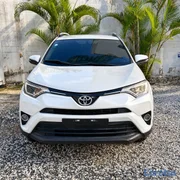 jeepetas y camionetas - Toyota RAV4 2018 de la casa nunca chocada con financiamiento pre aprobado