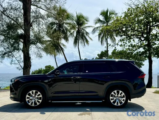 jeepetas y camionetas - Toyota grand higlander 2024 3
