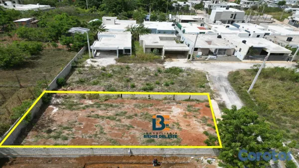 solares y terrenos - Se vende solar de 325 metros en Residencial Naime  3