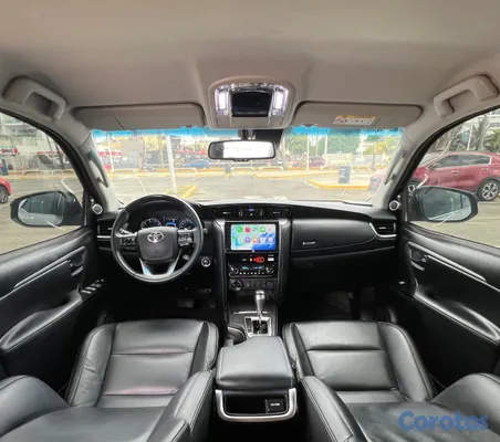 jeepetas y camionetas - Toyota Fortuner Diamond TSS 2023 10