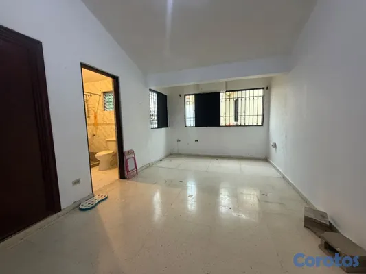 casas - vendo casa avenide Cayetano Germosen dos niveles tres habitaciones marquesina  12
