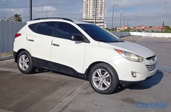 jeepetas y camionetas - HYUNDAI TUCSON 2011 NITIDA CON AIRE QUÉ CONGELA Y BIEN CUIDADA 2