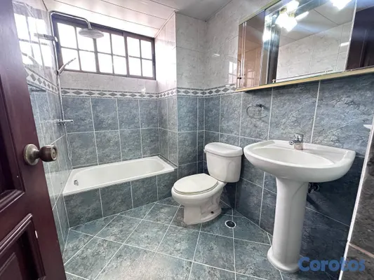 apartamentos - Amplio Apartamento con Línea Blanca en Alquiler 6