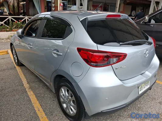 carros - Mazda 2 , 2021. Diesel 6