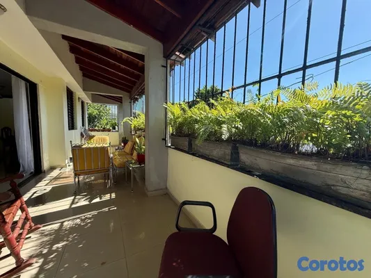 casas - casa de dos niveles 5 habitaciones en Miramar en us 385,000 3