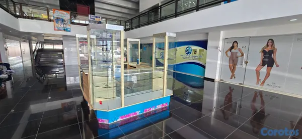 oficinas y locales comerciales - modulo de pasillo en plaza comercial incluido luz mant y planta eléctrica  3