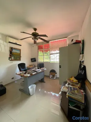 casas - vendo casa avenida Independencia KLM 9 dos niveles tres habitaciones con baño  16