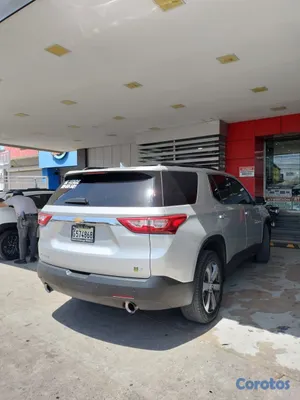 jeepetas y camionetas - Chevrolet Traverse Gris plata por 25,000 US negoci 3