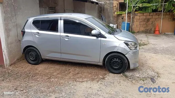 carros - Daihatsu Mira 2018 4