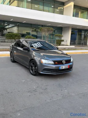 carros - Volkswagen Jetta Sport 2017 
Motor 1.4 2