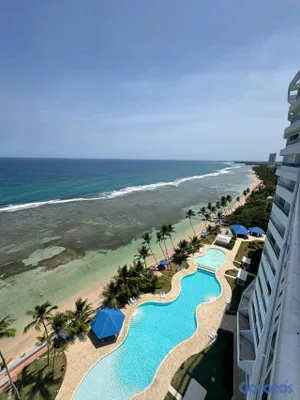 casas vacacionales y villas - Venta | Apartamento frente al mar en Juan Dolio

 10