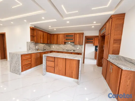 casas - 🏡 Casa de Lujo en Venta con Piscina | San Isidro 15