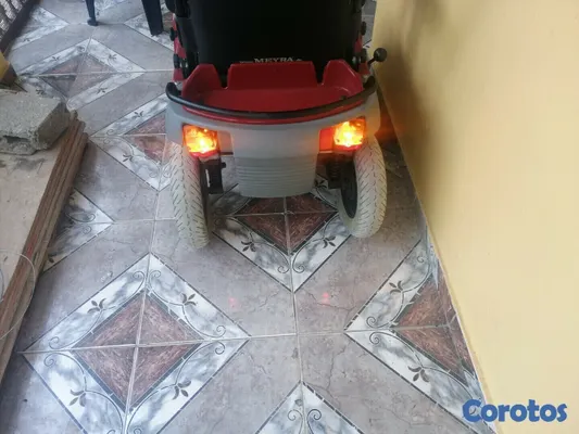 Salud y Equipamiento Médico - Silla Electrica traída desde Alemania. 2
