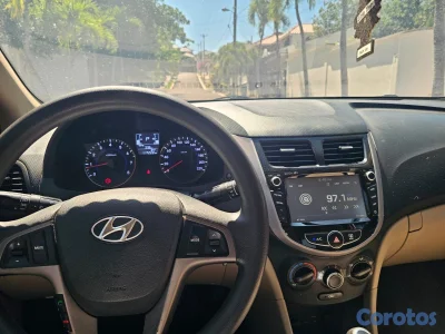 HYUNDAI ACCENT 2012