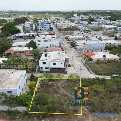 solares y terrenos - Se vende solar con 301 metros en Residencial Naime 2