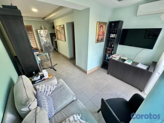 apartamentos - vendo ensanche naco segundo nivel con terraza una habitación 1.5 baño parqueo  2