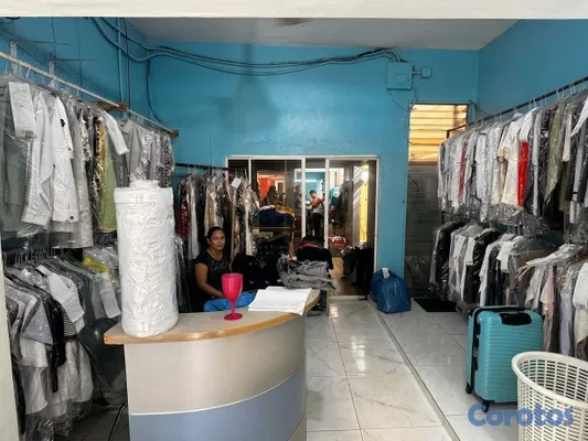 oficinas y locales comerciales - En Venta Lavanderia en la Zona Colonial con su propiedad 2