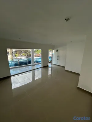oficinas y locales comerciales - Local Comercial tipo plaza en San Luis 6