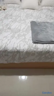 muebles y colchones - Cama con colchón y dos mesitas  3