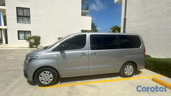 jeepetas y camionetas - Hyundai Grand Starex / H-1 2019
Diesel 4