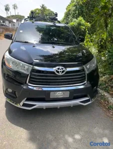 Toyota higlander le 2016 clean carfax 
