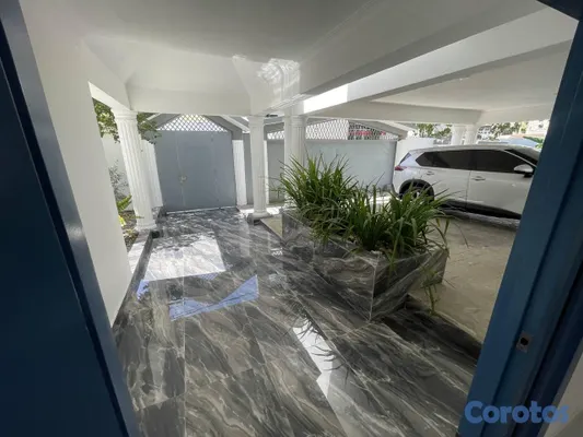 casas - Alquilo casa en Reparto Los Ojos 6