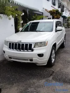 Grand Cherokee Laredo 4x4 2011.