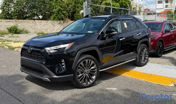 jeepetas y camionetas - TOYOTA RAV4 2023 XLE 4X4 8