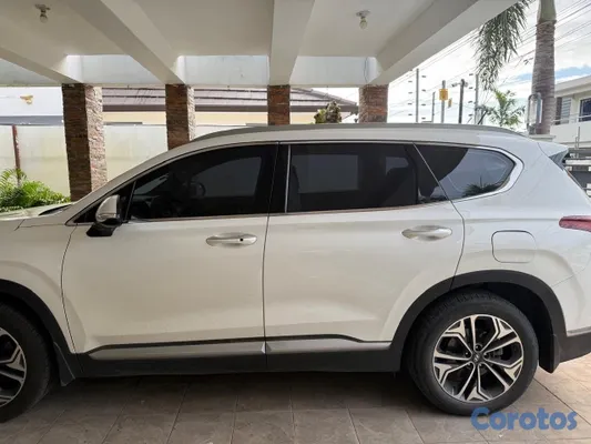 jeepetas y camionetas - se vende Yipeta Santa Fe  4
